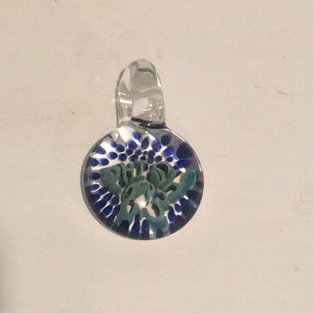 Blown glass necklace / needs chain